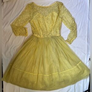 Vintage 60s Yellow lace long sleeve prom dress circle skirt tulle rockabilly